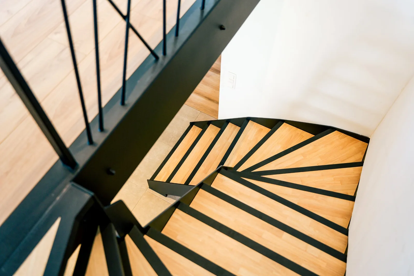 Escalier quart-tournant acier et bois