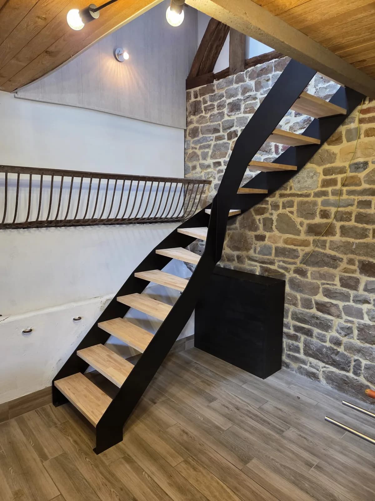 Escalier et garde-corps acier