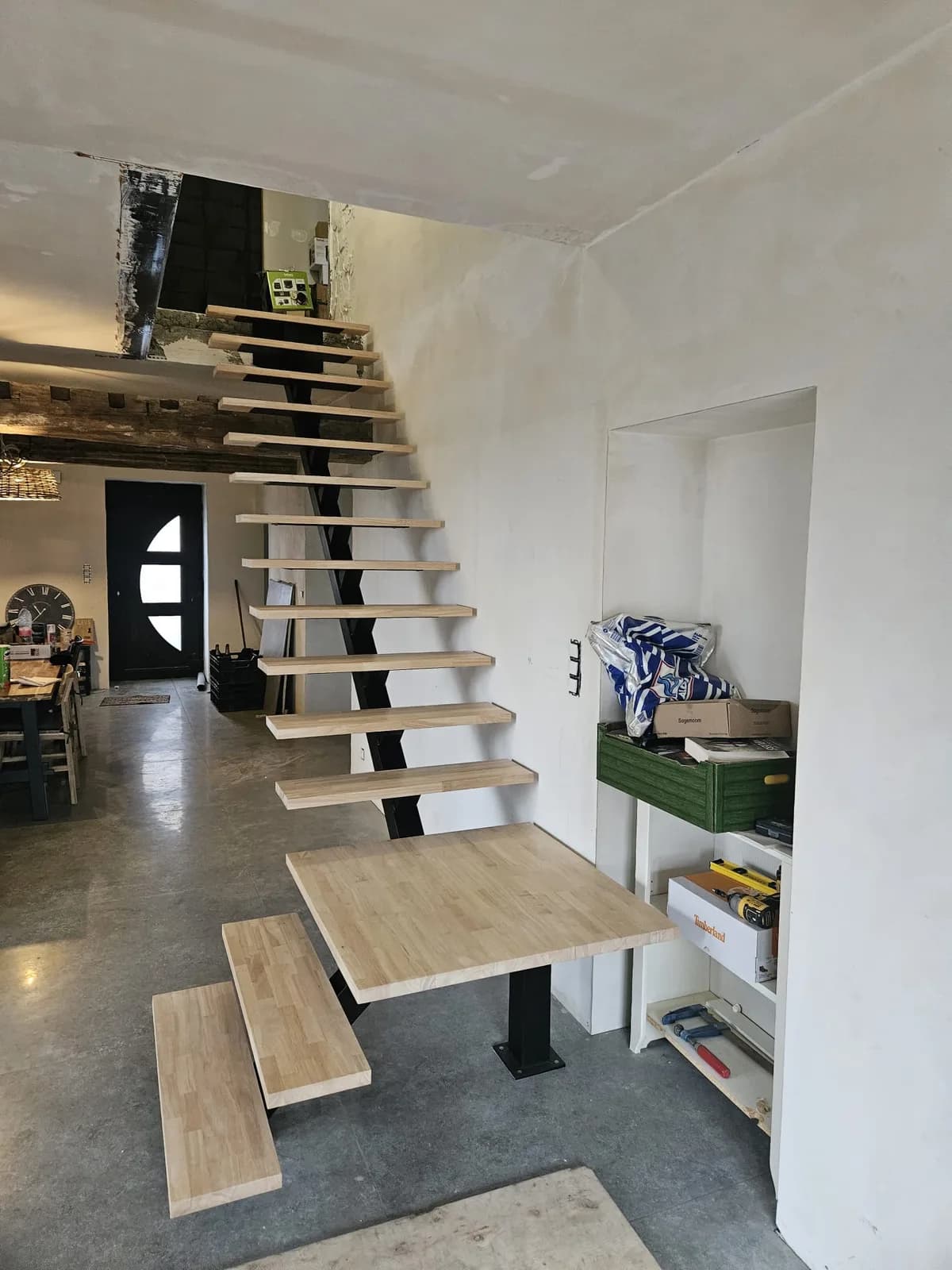 Escalier acier et bois avec banc intégré