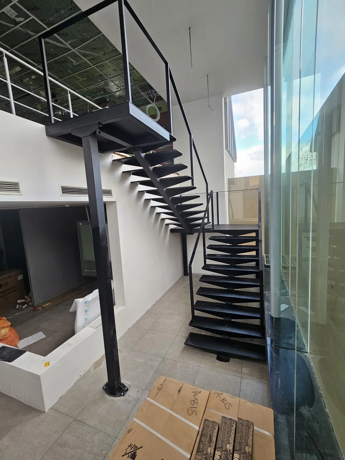 Escalier tout acier noir